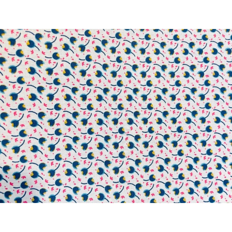 Fleurs bleu et motifs rose