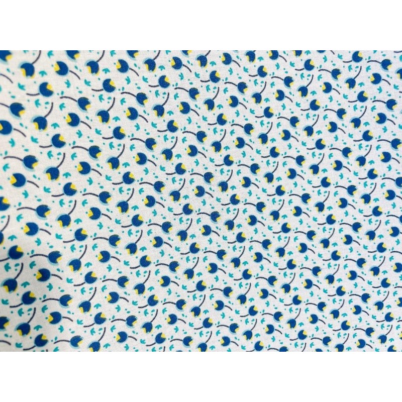 Fleurs bleu et motifs rose