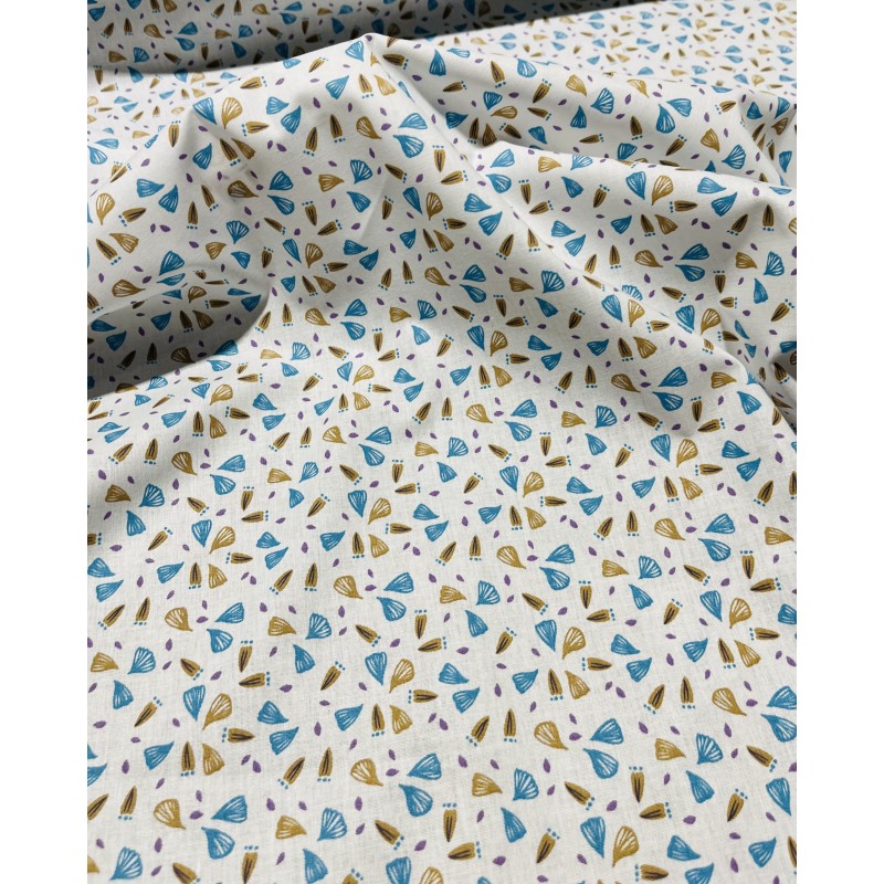 Coton 150 -Pétales fond blanc.